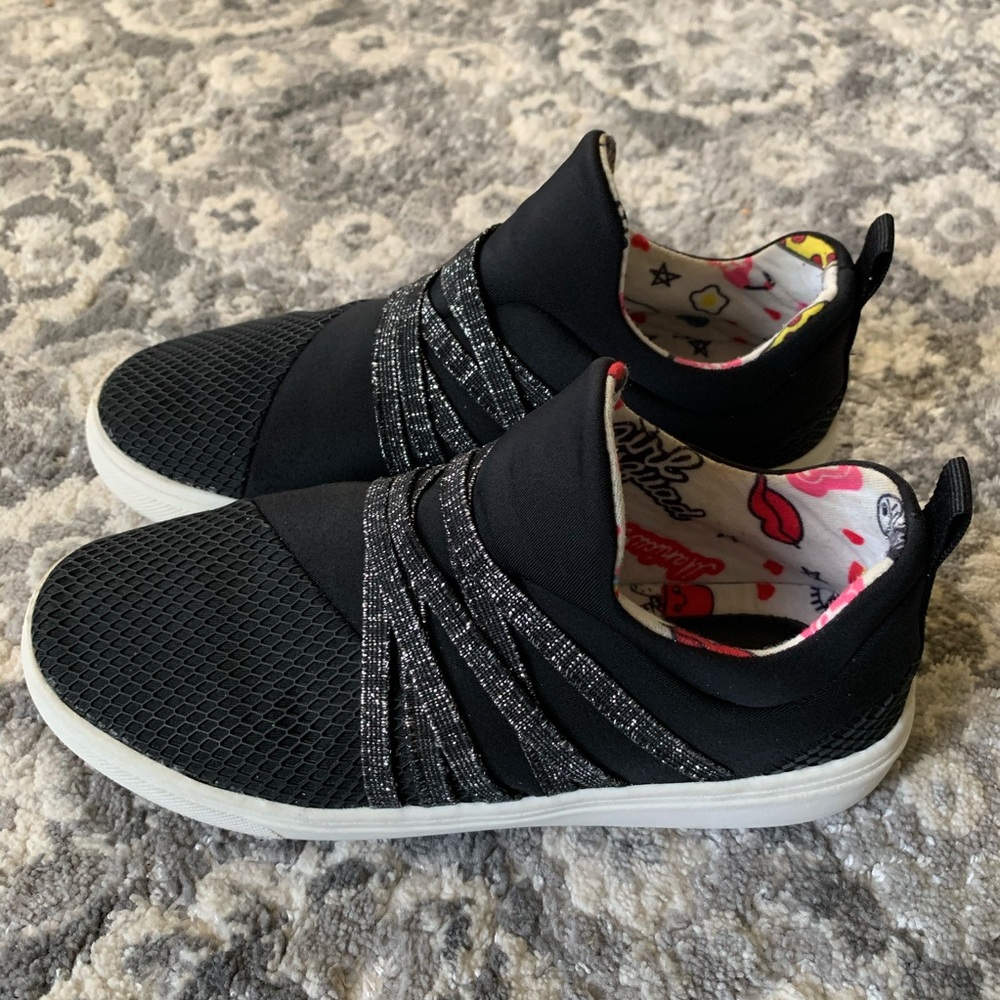 Girls slip on shoes